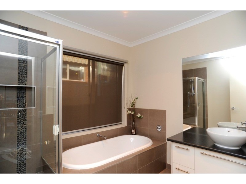 25 Parrakoola Drive, Clifton Springs VIC 3222