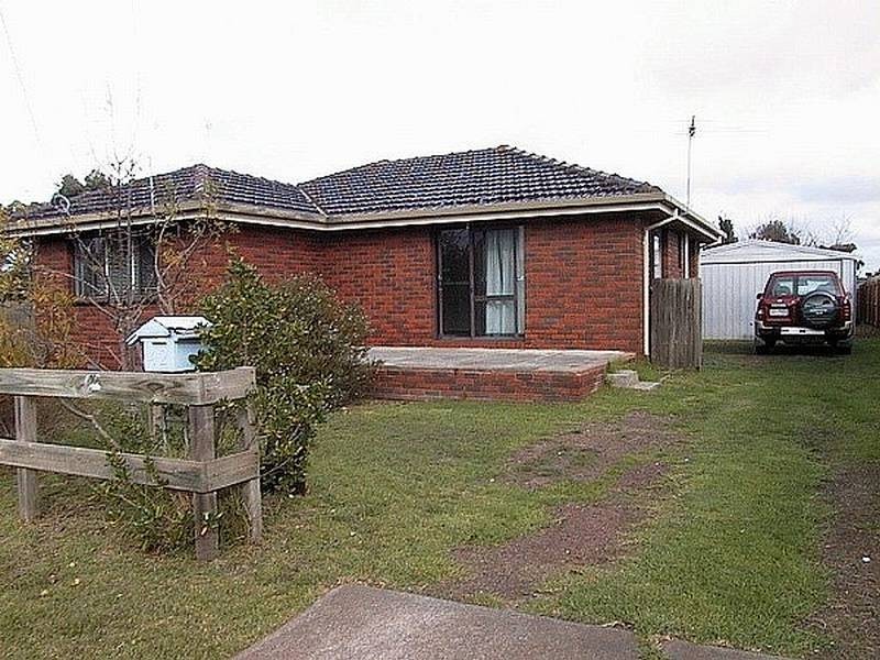 42 Mouchmore Avenue, St Leonards VIC 3223