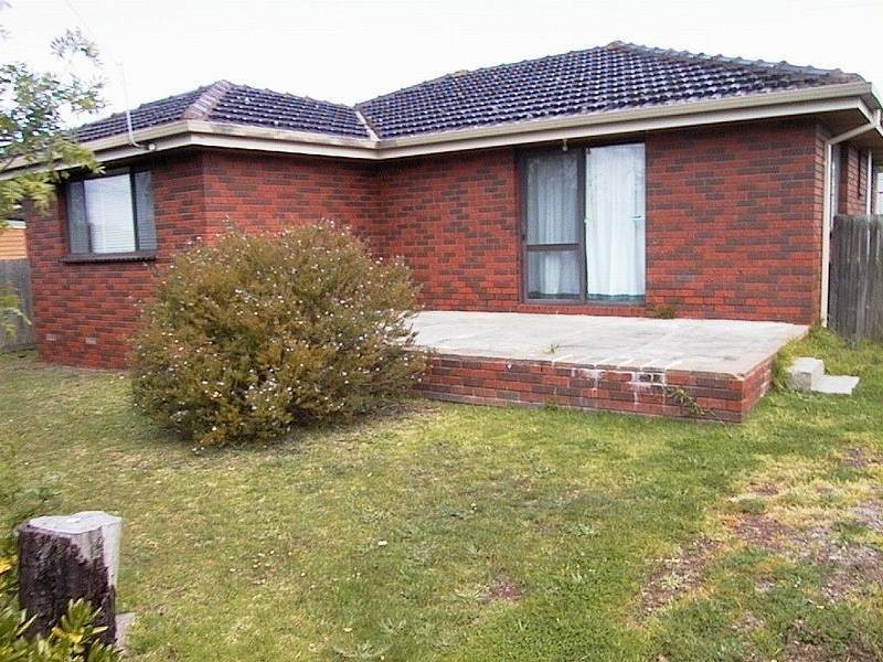 42 Mouchmore Avenue, St Leonards VIC 3223