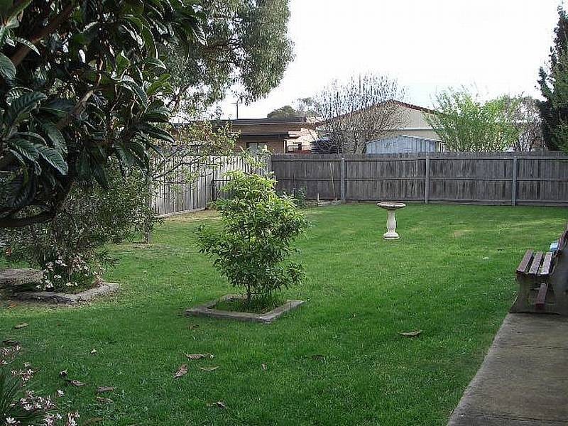 42 Mouchmore Avenue, St Leonards VIC 3223
