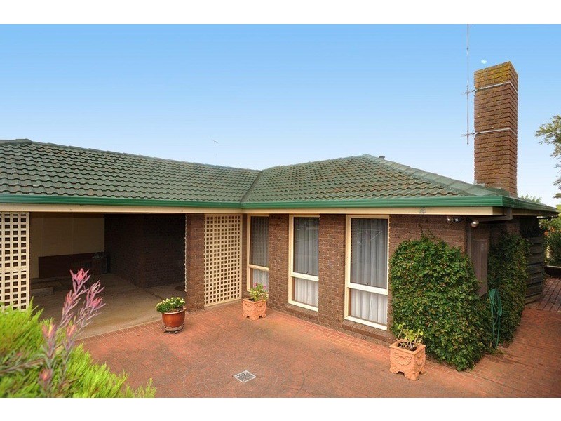 4 Loupe Crescent, Leopold VIC 3224