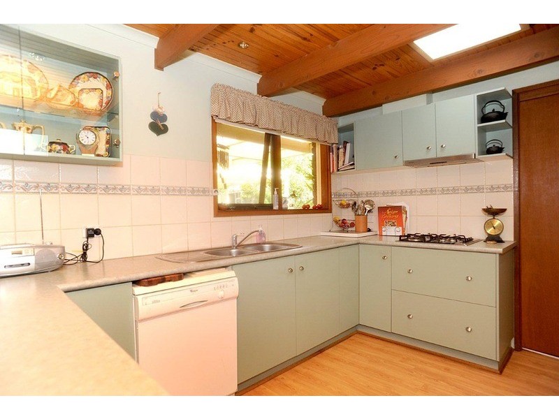 4 Loupe Crescent, Leopold VIC 3224