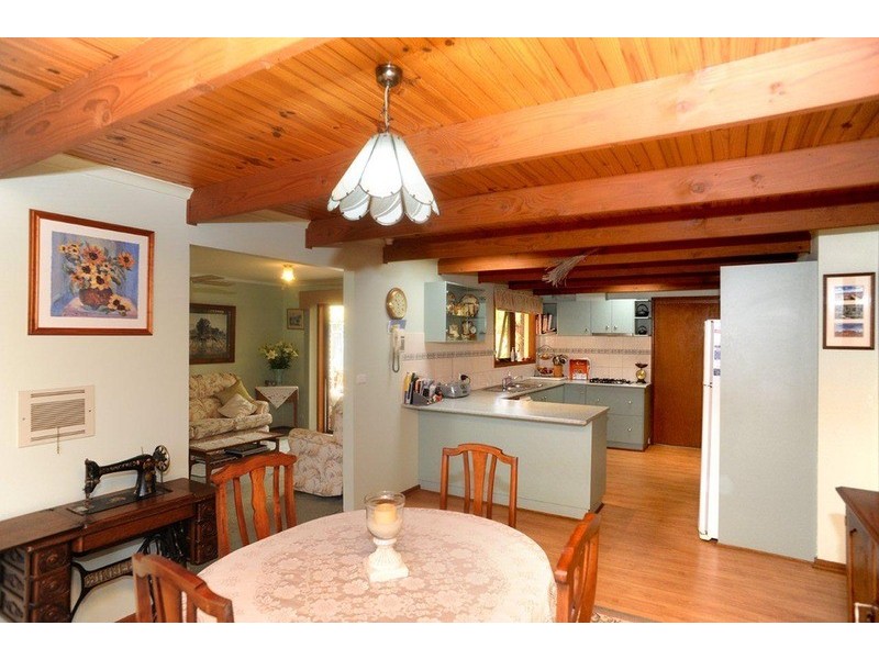 4 Loupe Crescent, Leopold VIC 3224