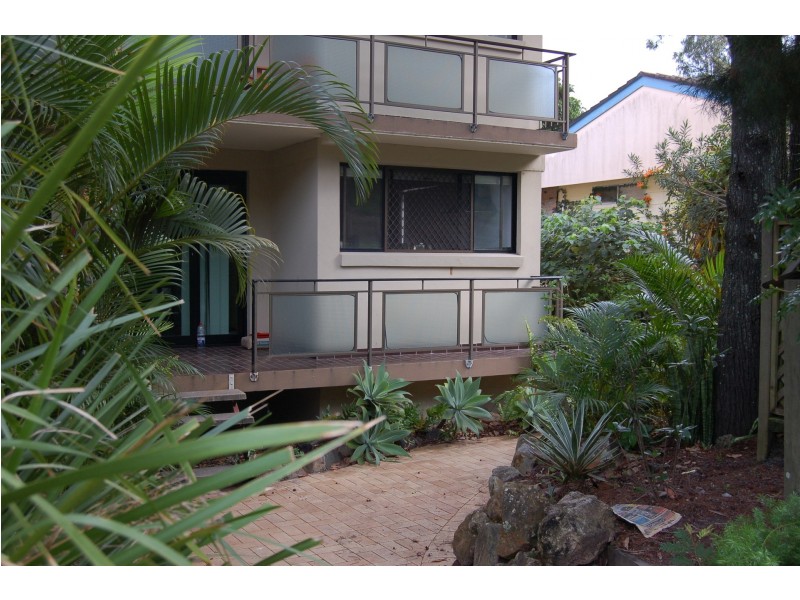 2/15 Katharina Street, Noosa Heads QLD 4567