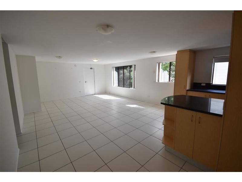 2/15 Katharina Street, Noosa Heads QLD 4567