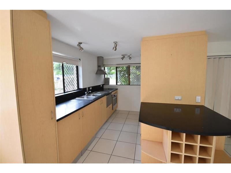 2/15 Katharina Street, Noosa Heads QLD 4567