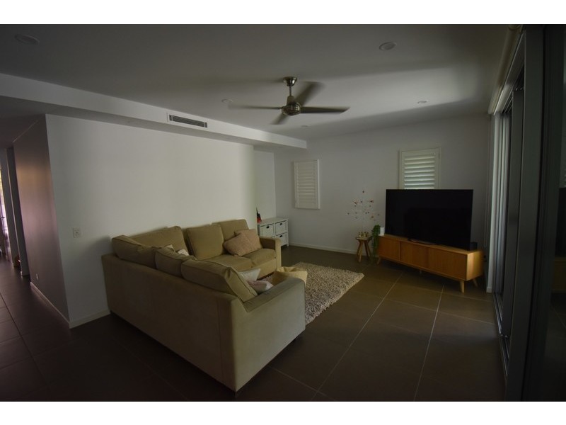 1/10 William Street, Noosaville QLD 4566