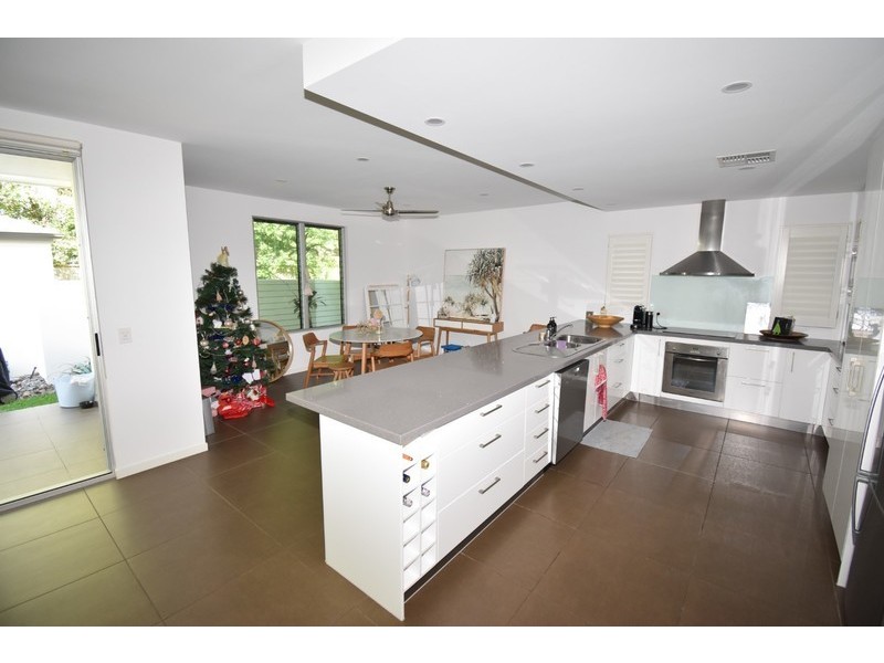 1/10 William Street, Noosaville QLD 4566