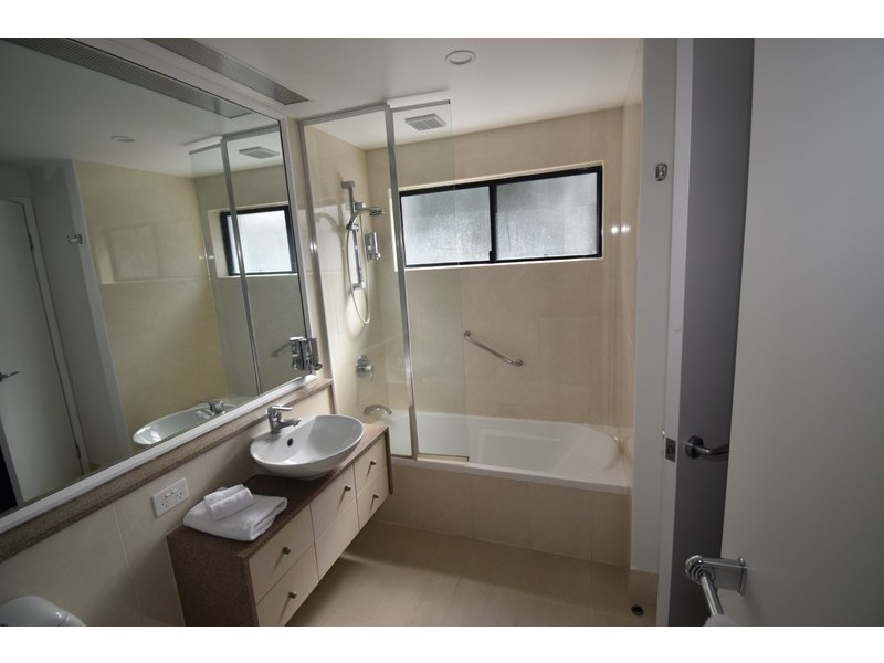 833/1 Resort Drive, Noosa Heads QLD 4567