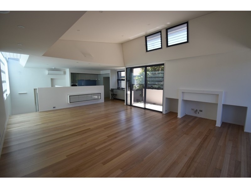 2/31 Sobraon Street, Sunrise Beach QLD 4567