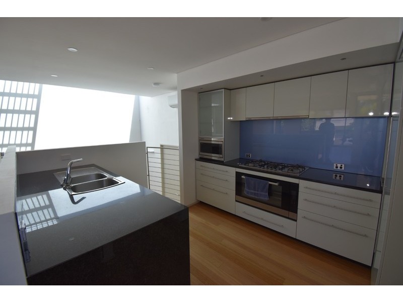 2/31 Sobraon Street, Sunrise Beach QLD 4567