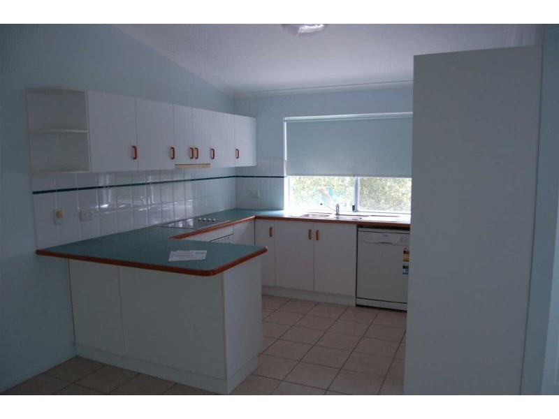 2/72 Southern Cross Parade, Sunrise Beach QLD 4567