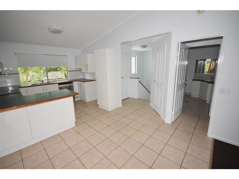 2/72 Southern Cross Parade, Sunrise Beach QLD 4567