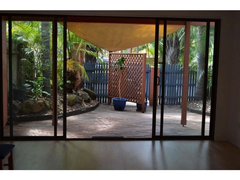 1/2-4 Dolphin Crescent, Noosa Heads QLD 4567