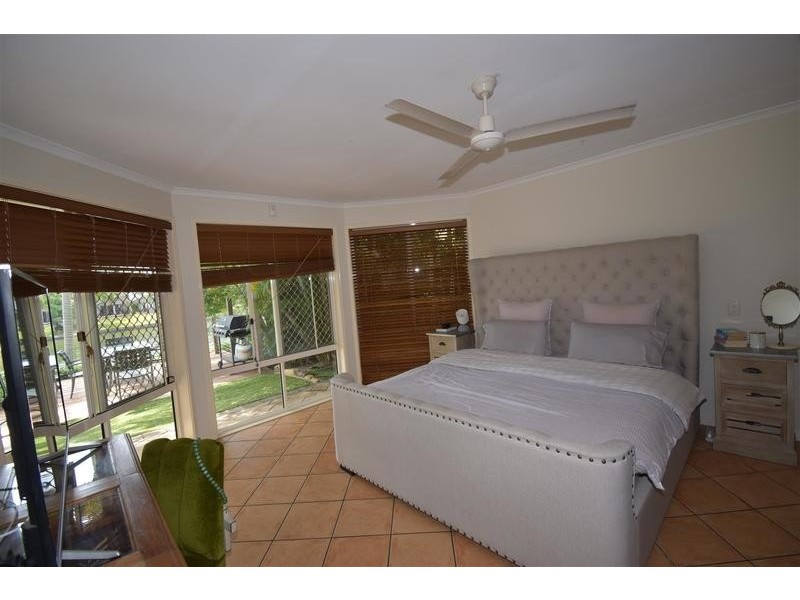 1 Riverbreeze Avenue, Noosa Waters QLD 4566