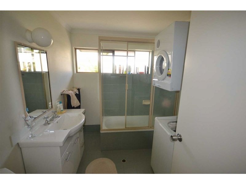 109/24 Lake Weyba Drive, Noosaville QLD 4566