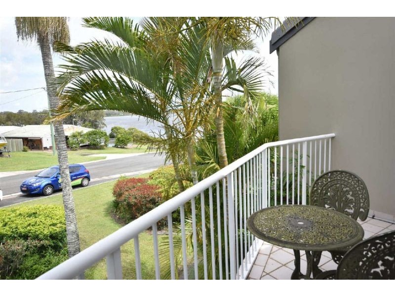 2/2 Sidoni Street, Tewantin QLD 4565