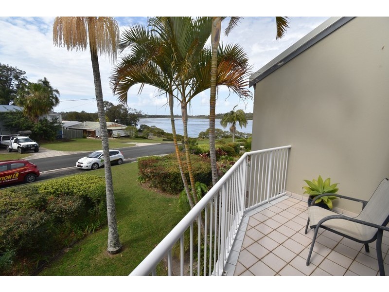 2/2 Sidoni Street, Tewantin QLD 4565