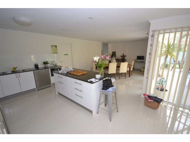 16 Cooba Place, Noosaville QLD 4566