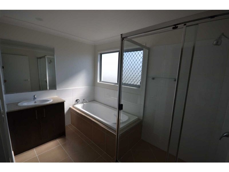 2/24 Kauri Crescent, Peregian Springs QLD 4573