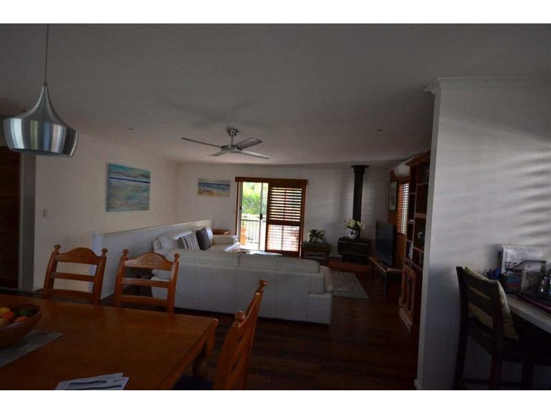 19 Dayspring Street, Sunrise Beach QLD 4567