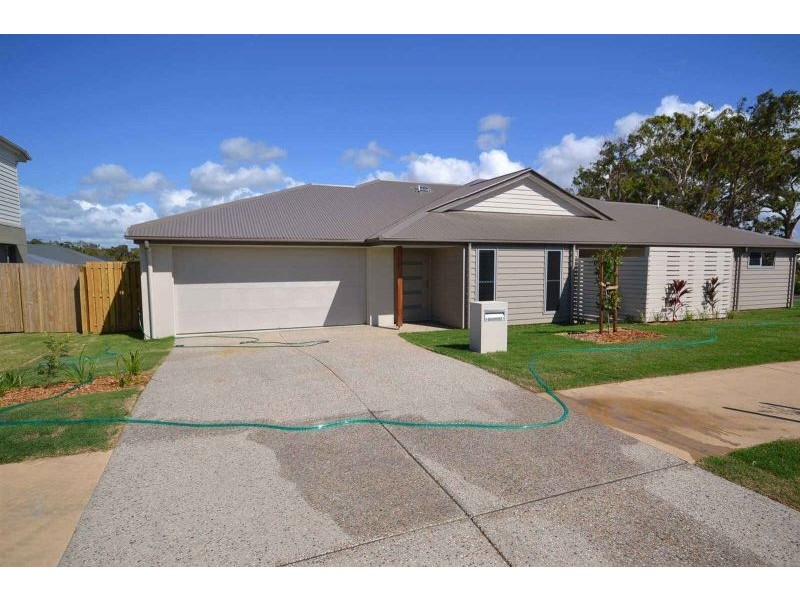 2/7 Laurina Way, Peregian Springs QLD 4573