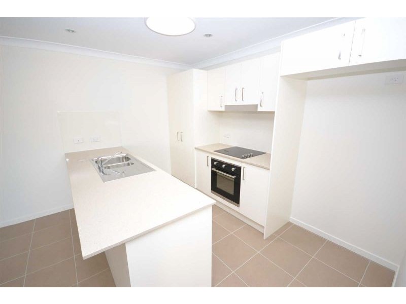 2/7 Laurina Way, Peregian Springs QLD 4573