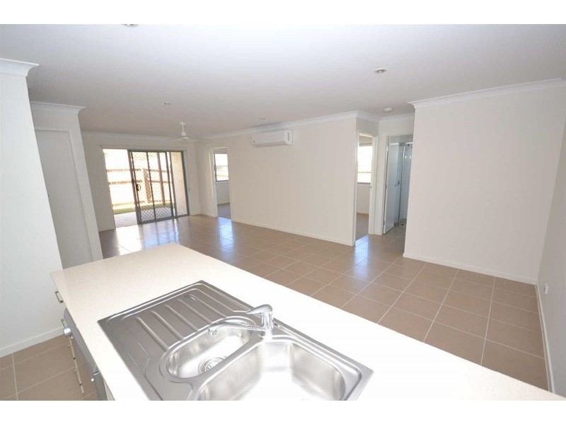 2/7 Laurina Way, Peregian Springs QLD 4573