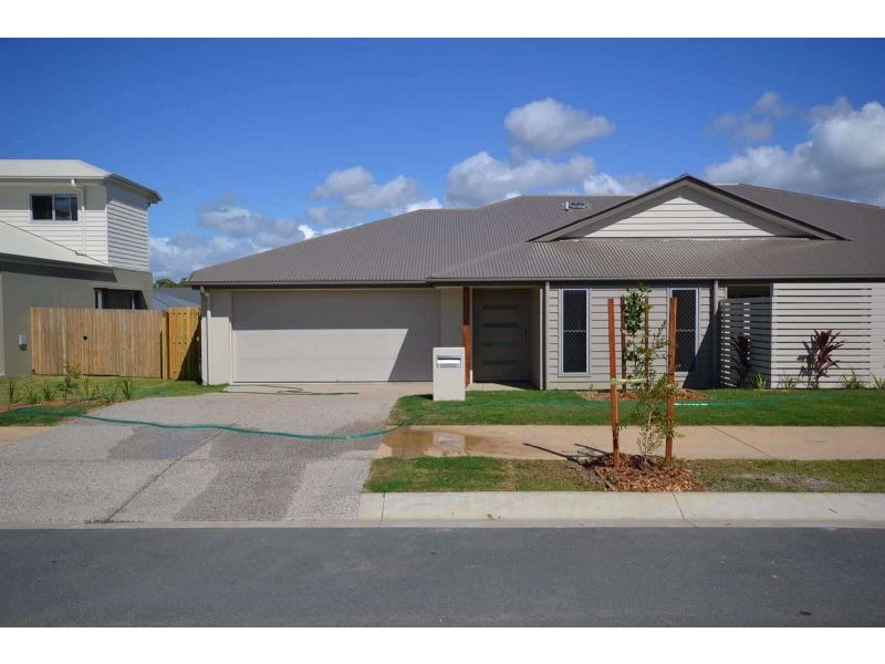 2/7 Laurina Way, Peregian Springs QLD 4573