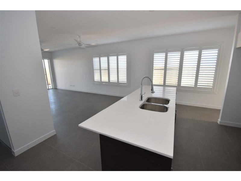 3 Silver Gull Cresent, Peregian Springs QLD 4573
