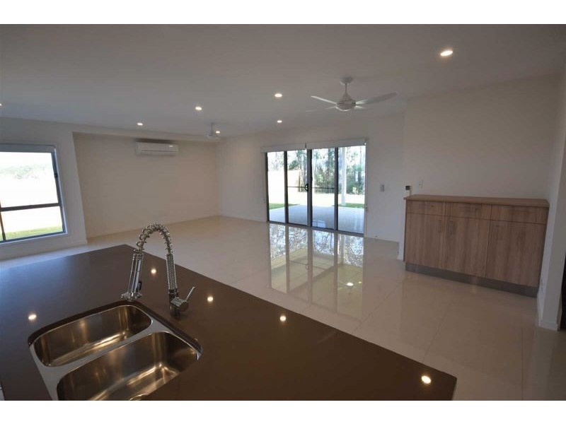 4 Silver Gull Cresent, Peregian Springs QLD 4573