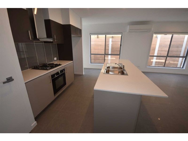 5 Silver Gull Cresent, Peregian Springs QLD 4573