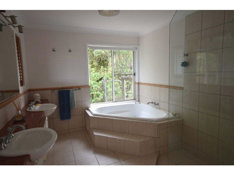 32 Noomar Drive, Doonan QLD 4562