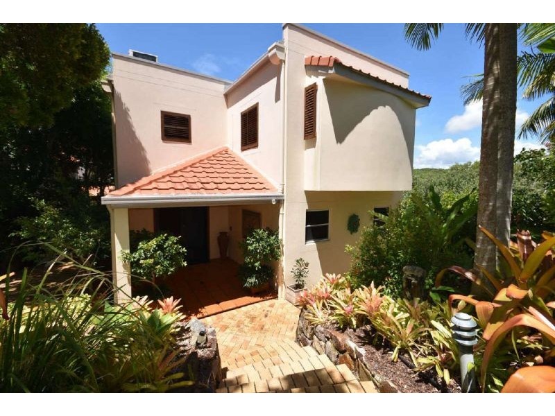 2 Kiamba Court, Noosa Heads QLD 4567