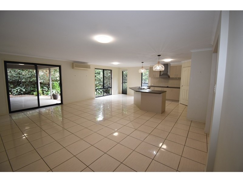 2 Kensington Drive, Cooroy QLD 4563