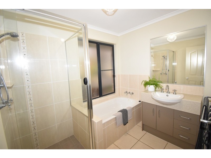 2 Kensington Drive, Cooroy QLD 4563