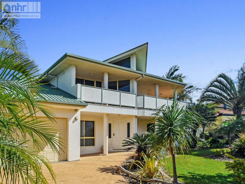 3 Caribbean Court, Castaways Beach QLD 4567