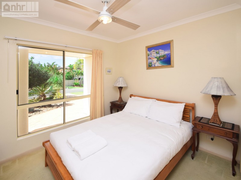 3 Caribbean Court, Castaways Beach QLD 4567