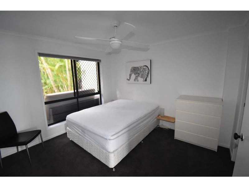 2/17 Advance Place, Sunrise Beach QLD 4567