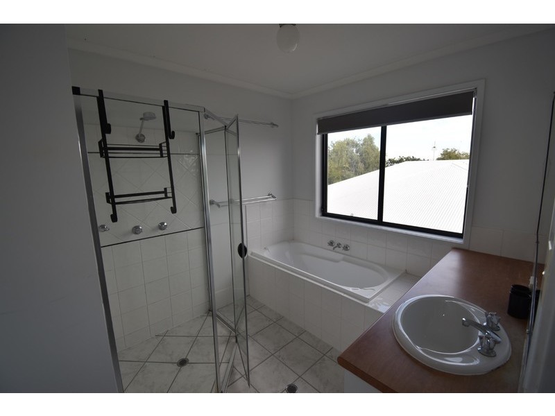 2/17 Advance Place, Sunrise Beach QLD 4567