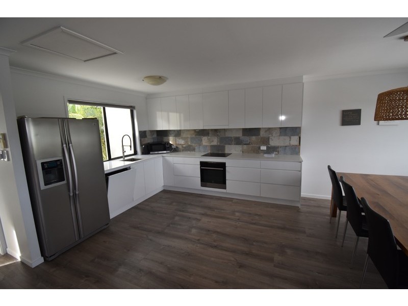 2/17 Advance Place, Sunrise Beach QLD 4567