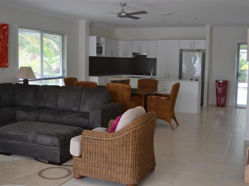 10 Waterside Court, Noosaville QLD 4566