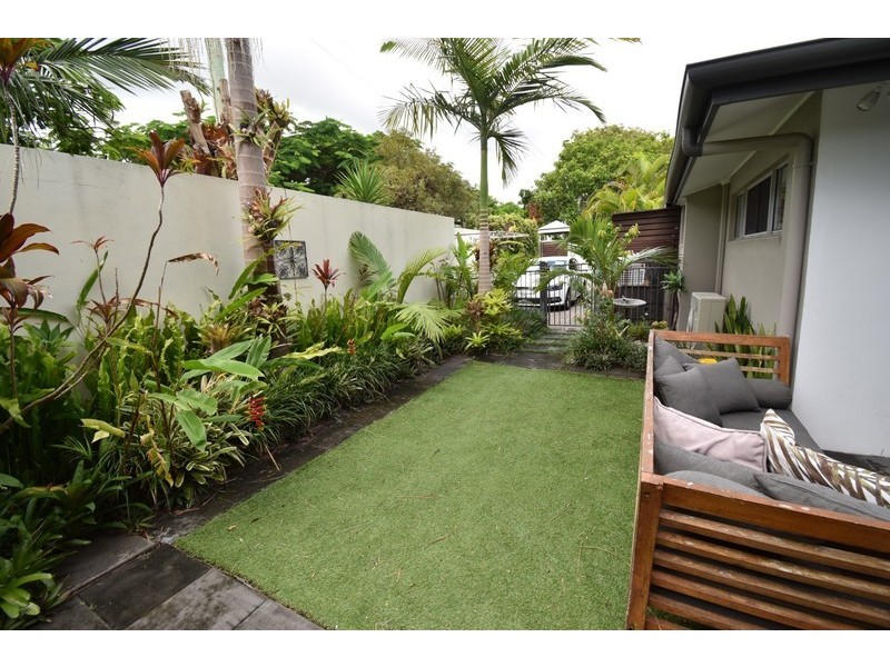 1/74 Poinciana Avenue, Tewantin QLD 4565
