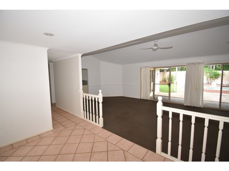 16 Seacove Court, Noosa Waters QLD 4566