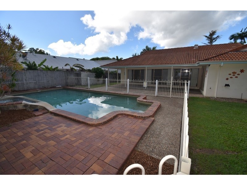 16 Seacove Court, Noosa Waters QLD 4566