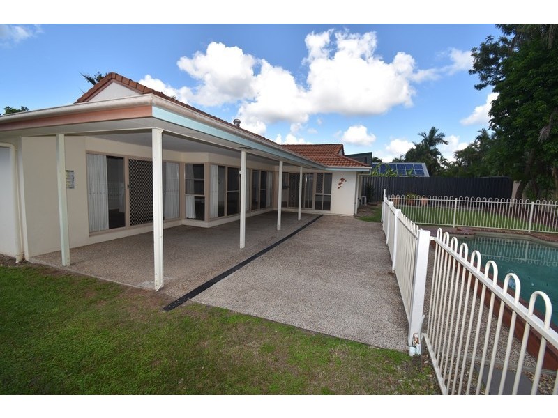 16 Seacove Court, Noosa Waters QLD 4566