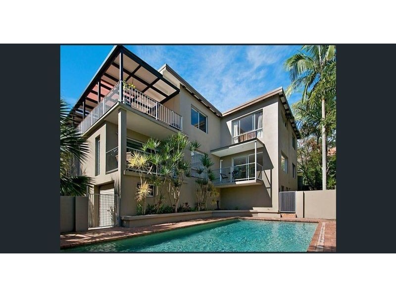 2/4 Attunga Heights, Noosa Heads QLD 4567