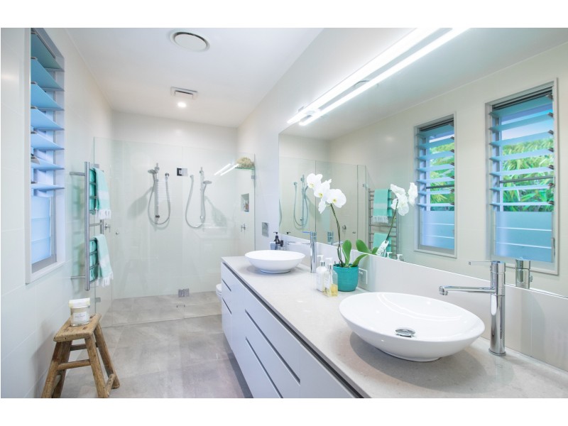 27 Aquamarine Cct, Noosa Waters QLD 4566