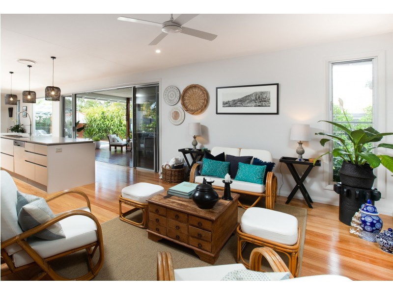 27 Aquamarine Cct, Noosa Waters QLD 4566