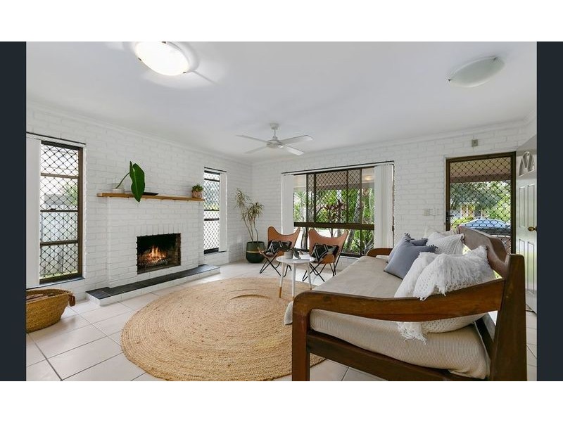 4 Hillcrest Avenue, Tewantin QLD 4565